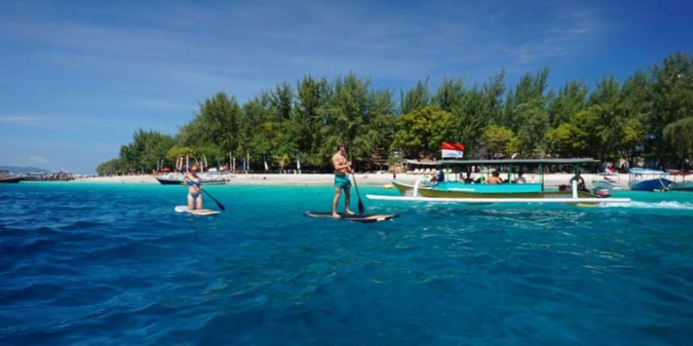 Wisman di Gili Trawangan, Lombok, NTB, Jumat (25/8/2016).