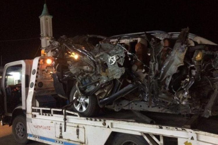 Kondisi mobil yang hancur setelah terlibat kecelakaan di jalan Sawarma, kota Jazan, Arab Saudi.