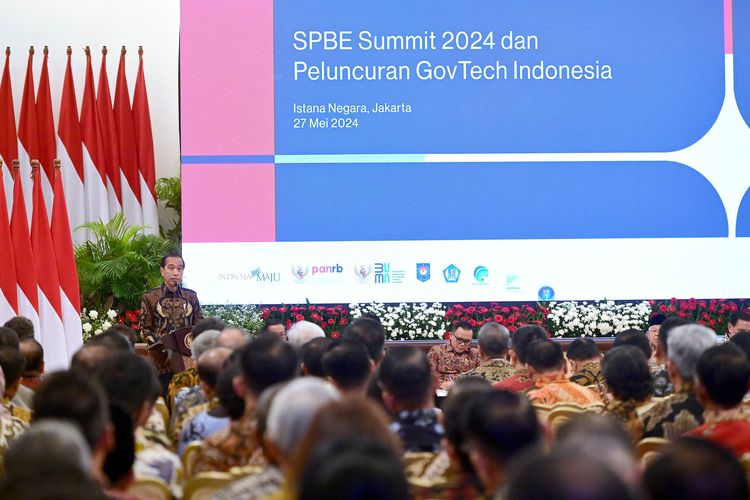 Presiden Joko Widodo meluncurkan teknologi pemerintahan (Government Technology/GovTech) Indonesia bernama INA Digital dalam acara Sistem Pemerintahan Berbasis Elektronik (SPBE) Summit 2024 di Istana Negara, Jakarta, Senin (27/5/2024)
