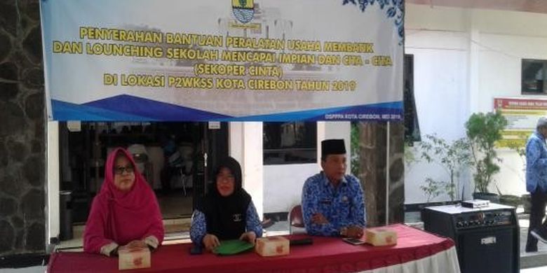 Acara peluncuran program Sekolah Perempuan Capai Impian dan Cita-Cita (Sekoper Cinta) di Kota Cirebon, Jawa Barat