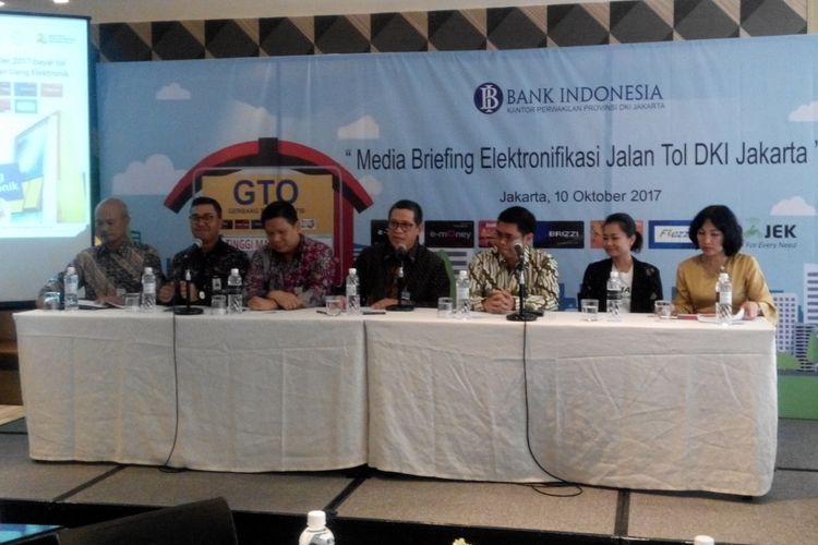 Konferensi pers Elektronifikasi Jalan Tol di DKI Jakarta, Selasa (10/10/2017).