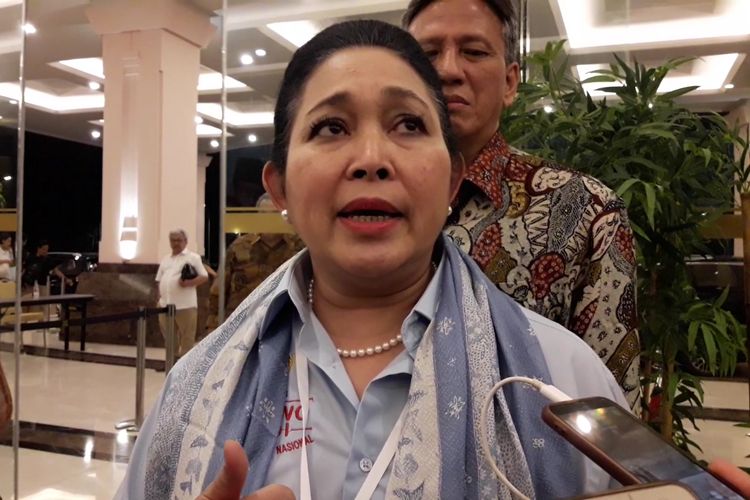 Ketua Dewan Pertimbangan Partai Berkarya Siti Hediati Hariyadi atau Titiek Soeharto saat ditemui di sela-sela rapat konsolidasi juru kampanye nasional di Hotel Sultan, Jakarta, Jumat (15/3/2019) malam.
