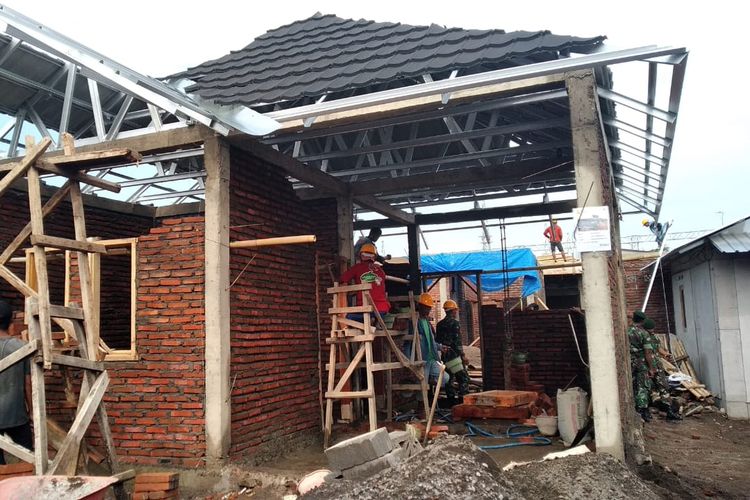 Proses rehab rekon pasca gempa di Lombok NTB, beberapa waktu lalu.
