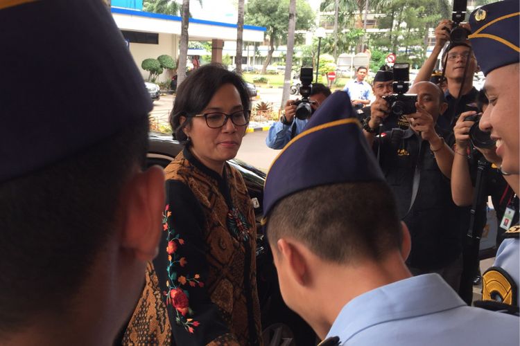 Menteri Keuangan Sri Mulyani Indrawati saat di kantor pusat Direktorat Jenderal Bea dan Cukai di Rawamangun, Jakarta Timur, Rabu (8/11/2017). 