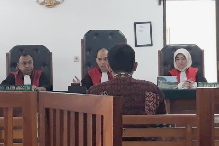 Suasana persidangan kasus pelecehan seksual dengan terdakwa Ilham Sina Tanjung di Pengadilan Negeri Depok, Cilodong, Depok, Kamis (9/8/2018).