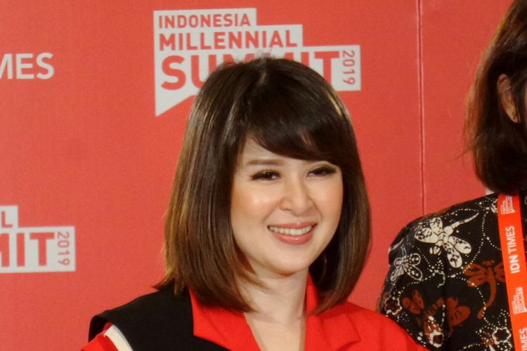 Ketua Umum Partai Solidaritas Indonesia (PSI) Grace Natalie seusai menjadi pembicara acara Indonesia Millenial Summit 2019 di Grand Ballroom Kempinski Hotel, Jakarta, Sabtu (19/1/2019).