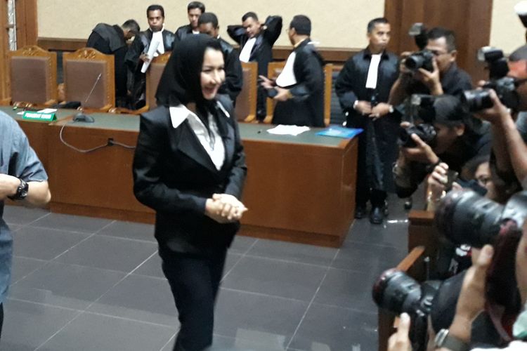 Bupati nonaktif Kutai Kartanegara Rita Widyasari di Pengadilan Tipikor Jakarta, Rabu (21/2/2018).