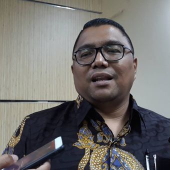 Anggota Badan Pengawas Pemilu (Bawaslu) Fritz Edward Siregar di kantor Bawaslu, Jakarta Pusat.