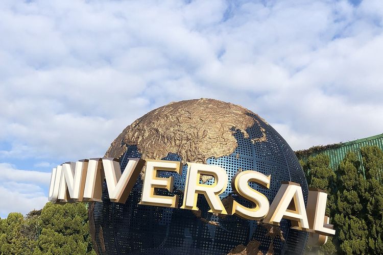 Ini adalah bangunan ikonik Universal Studios.