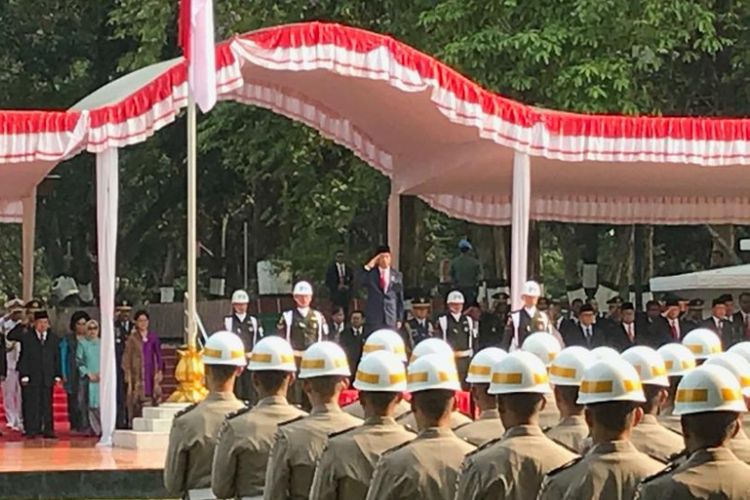 Presiden Joko Widodo, Senin (1/10/2018) pagi, menjadi inspektur upacara memperingati Hari Kesaktian Pancasila di halaman Monumen Pancasila Sakti, Kompleks Lubang Buaya, Jakarta Timur. 