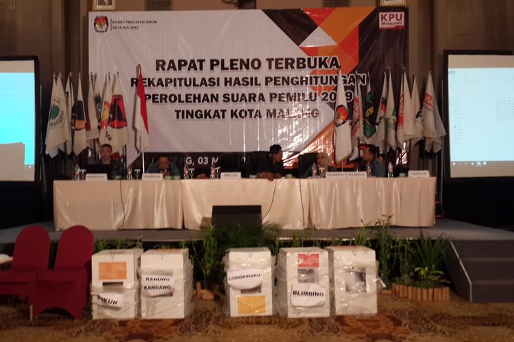 Rapat pleno rekapitulasi oleh KPU Kota Malang terhadap hasil Pemilu 2019, Sabtu (4/5/2019)