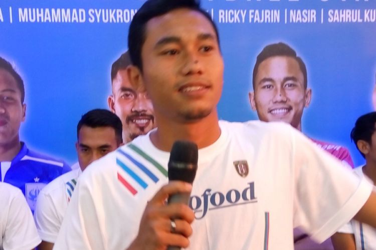 Bek Timnas Indonesia U-23 Ricky Fajrin. Pemain kelahiran Semarang, pada 6 September 1995 juga menjadi penggawa klub Liga 1 Bali United musim 2018.  