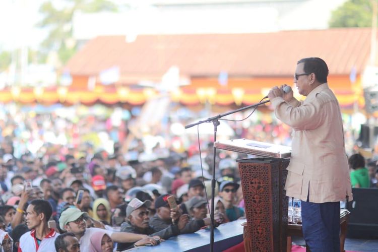 Calon Presiden nomor urut 02 Prabowo Subianto saat kampanye terbuka di lapangan Mandala, Kabupaten Merauke, Provinsi Papua, Senin (25/3/2019). 