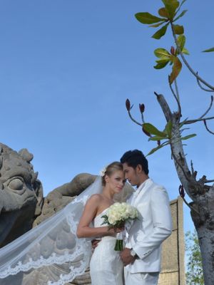 Sesi Foto Prewedding di Garuda Wisnu Kencana, Bukit Ungasan, Kabupaten Badung, Bali.