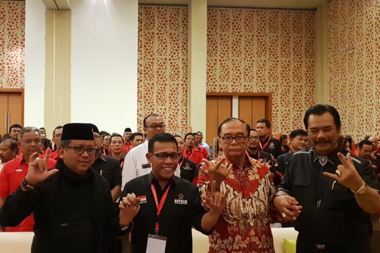 Sekjen PDI-P Hasto Kristiyanto dalam Rakernas Repdem di Batam, Jumat (13/4/2018).