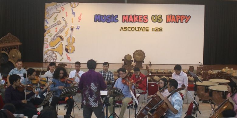Orkestra Mahasiswa ISI Yogyakarta.
