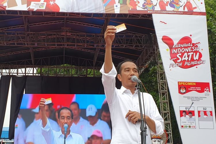 Jokowi pamer kartu