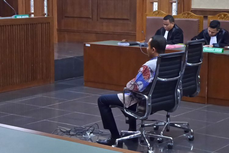 Bupati terpilih Kabupaten Buton Samsu Umar Abdul Samiun di Pengadilan Tipikor Jakarta, Rabu (6/9/2017).