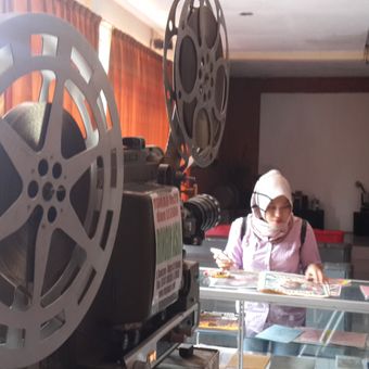 Sejumlah proyektor layar tancap yang ada di Indonesian Old Cinema Museum di Kota Malang, Jawa Timur, Rabu (14/2/2018).