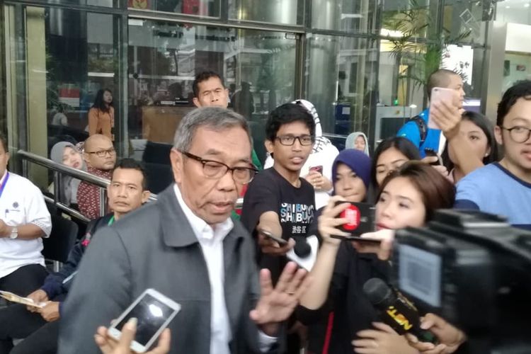 Mantan Sekretaris Jenderal Kementerian Agama (Kemenag) Nur Syam mengatakan, dirinya ditanya soal prosedur seleksi jabatan tinggi di Kemenag oleh penyidik Komisi Pemberantasan Korupsi (KPK).