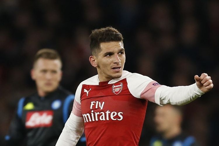 Lucas Torreira merayakan gol bunuh diri tim lawan pada laga Arsenal vs Napoli dalam perempat final Liga Europa di Stadion Emirates, 11 April 2019. 