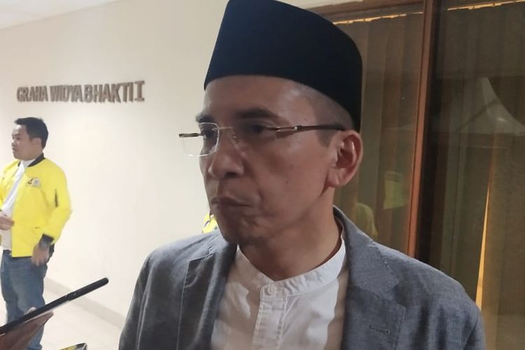Ketua Koordinator Bidang Keumatan DPP Golkar, Zainul Majdi atau Tuan Guru Bajang (TGB) dikantor DPP Golkar, Jakarta Barat, Rabu (17/4/2019).   