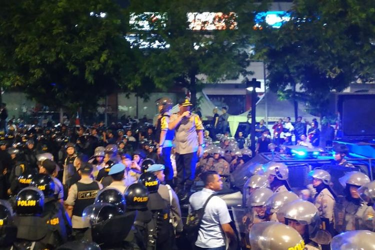 Kapolres Jakarta Pusat Kombes Harry Kurniawan mengimbau massa aksi di Bawaslu untuk tidak terpancing provokasi, Selasa (21/5/2019).
