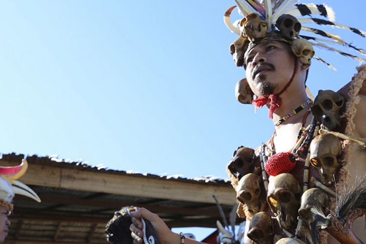 Mandau, senjata tradisional Suku Dayak.