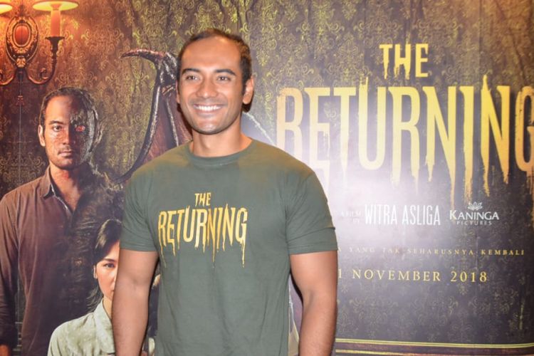 Ario Bayu hadir dalam screening film The Returning di XXI Plaza Senayan, Jakarta Pusat, Senin (29/10/2018).