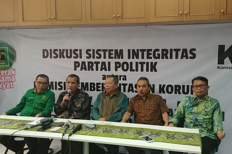Komisi Pemberantasan Korupsi menggelar dialog dengan jajaran pengurus Partai Persatuan Pembangunan (PPP). Dialog digelar di kantor Dewan Pimpinan Pusat PPP, Tebet, Jakarta Selatan, Jumat (15/9/2017). 