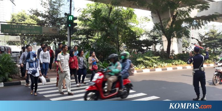 "Saya Takut Menyeberang, yang Bawa Motor Suka Kencang Banget ...