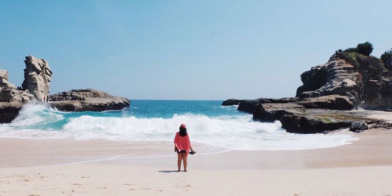 Pantai Klayar di Desa Sendang, Kecamatan Donorojo, Pacitan.