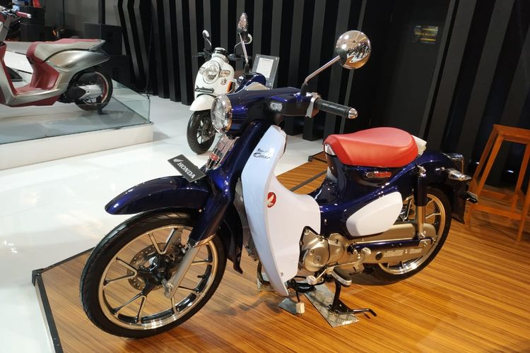 Honda Super Cub C125 mengantungi 37 surat pemesanan di Telkomsel IIMS 2019.