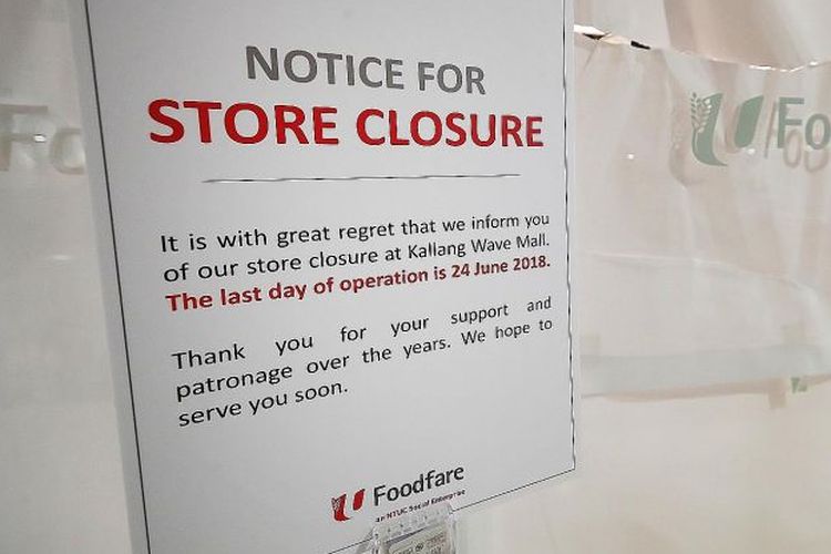 Pengumuman tutupnya NTUC Foodfare di Kallang Wave Mall, Singapura