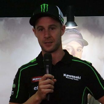 Juara Superbike World Championship 2015, 2016, dan 2017, Jonathan Rea, saat mengunjungi Sirkuit Sentul, Jumat (12/1/2018).