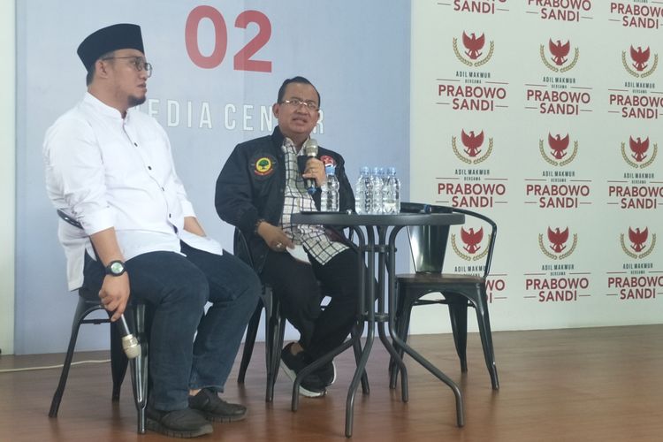 Wakil Ketua Badan Pemenangan Nasional (BPN) Priyo Budi Santoso dalam sebuah diskusi di media center pasangan Prabowo-Sandiaga, Jalan Sriwijaya, Jakarta Selatan, Senin (18/3/2019).  