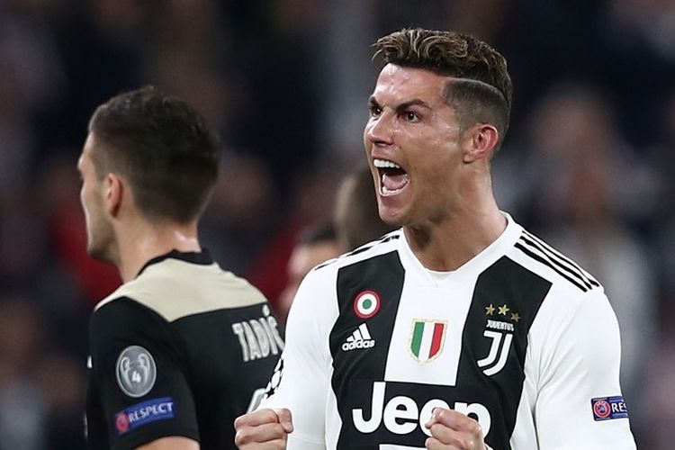 Cristiano Ronaldo merayakan golnya pada pertandingan Juventus vs Ajax Amsterdam dalam perempat final Liga Champions di Stadion Allianz, 16 April 2019. 