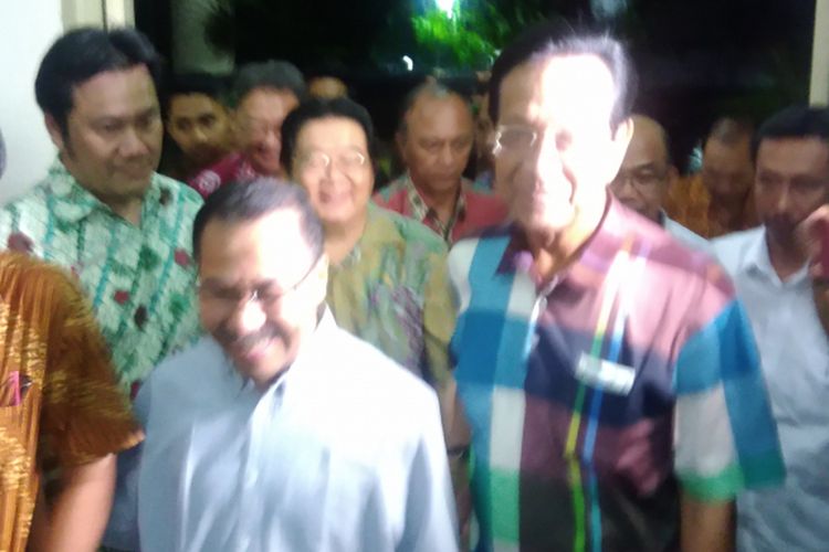 Gubernur DIY Sri Sultan Hamengku Buwono X dan Uskup Semarang Mgr Rubyatmoko di RS Panti Rapih