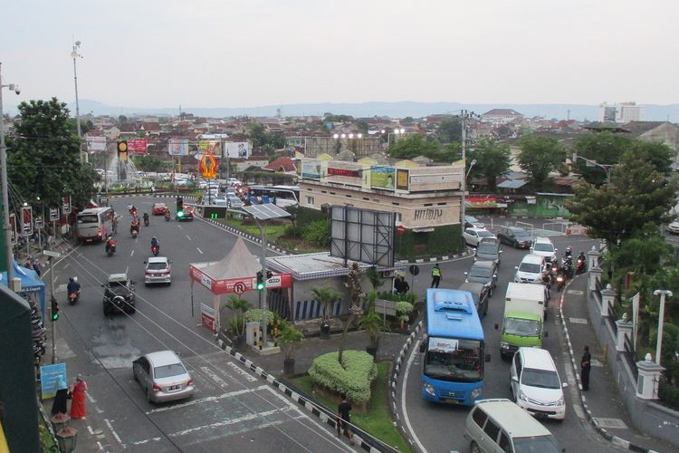 Jogja dilihat dari atas parkiran Abu Bakar Malioboro