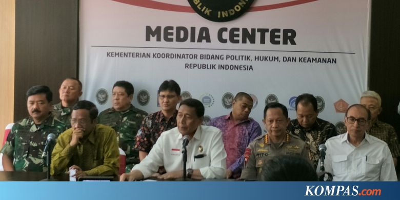 Disebut Jadi Target Pembunuhan, Wiranto Tersenyum - KOMPAS.com