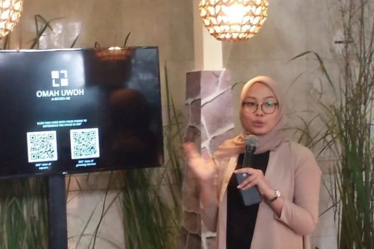 Tia Aprilitasari memaparkan konsep Omah Uwoh dalam diskusi Housing Talks, di Jakarta, Kamis (27/9/2018).