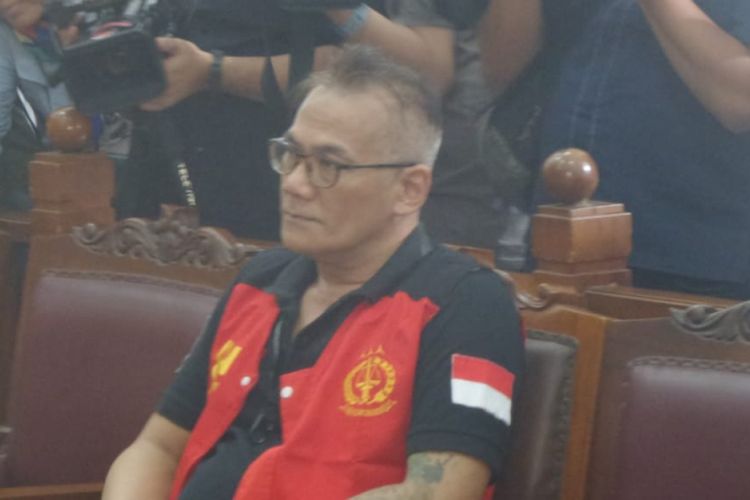 Tio Pakusadewo di Pengadilan Negeri Jakarta Selatan, Senin (30/4/2018).