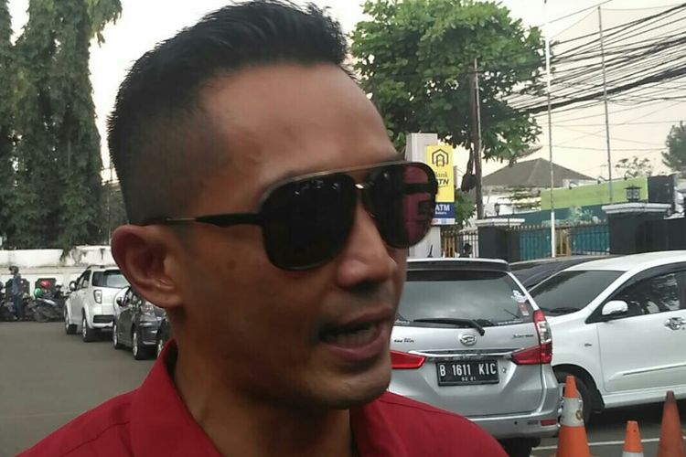 Artis peran Yama Carlos saat ditemui di Pengadilan Negeri Jakarta Selatan, kawasan Ampera, Selasa (7/5/2019).
