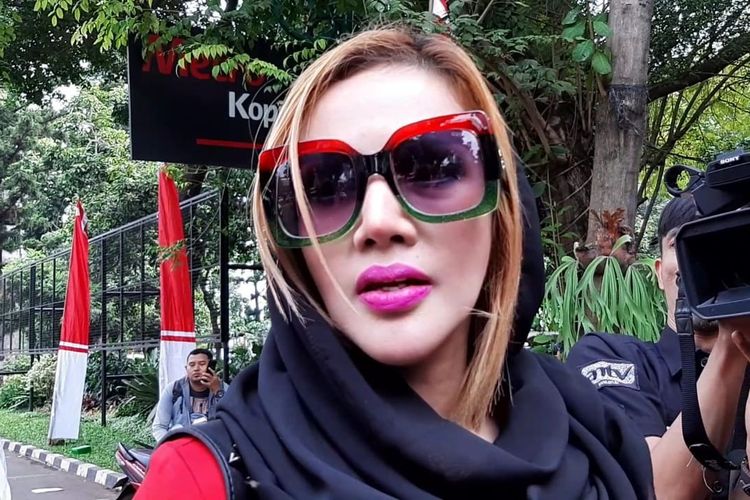 Barbie Kumalasari saat mendatangi Polda Metro Jaya, Jakarta Selatan pada Rabu (17/7/2019).
