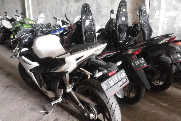 Perhelatan Motor Sport di Pasar Motor Bekas - Kompas.com