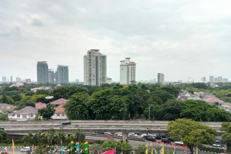 Jalan layan non tol Antasari, Jakarta Selatan.