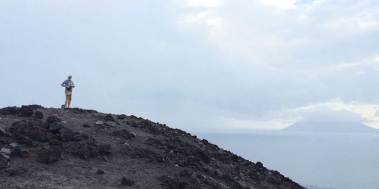 Gunung Anak Krakatau di Lampung.