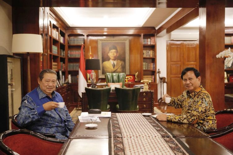 Ketua Umum Partai Demokrat Susilo Bambang Yudhoyono bertemu Ketua Umum Partai Gerindra Prabowo Subianto, Senin (30/7/2018), di kediaman Prabowo di Jalan Kertanegara, Kebayoran Baru, Jakarta Selatan.