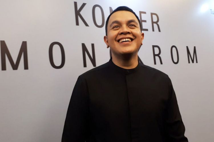 Penyanyi solo Muhammad Tulus dalam jumpa pers konser Monokrom Tulus di kawasan Menteng, Jakarta Pusat, Jumat (21/12/2018).