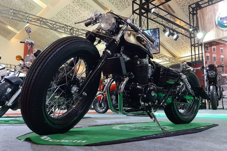 Benelli Patagonian Eagle yang sudah di-custom bergaya bobber garapan Katros Garage.